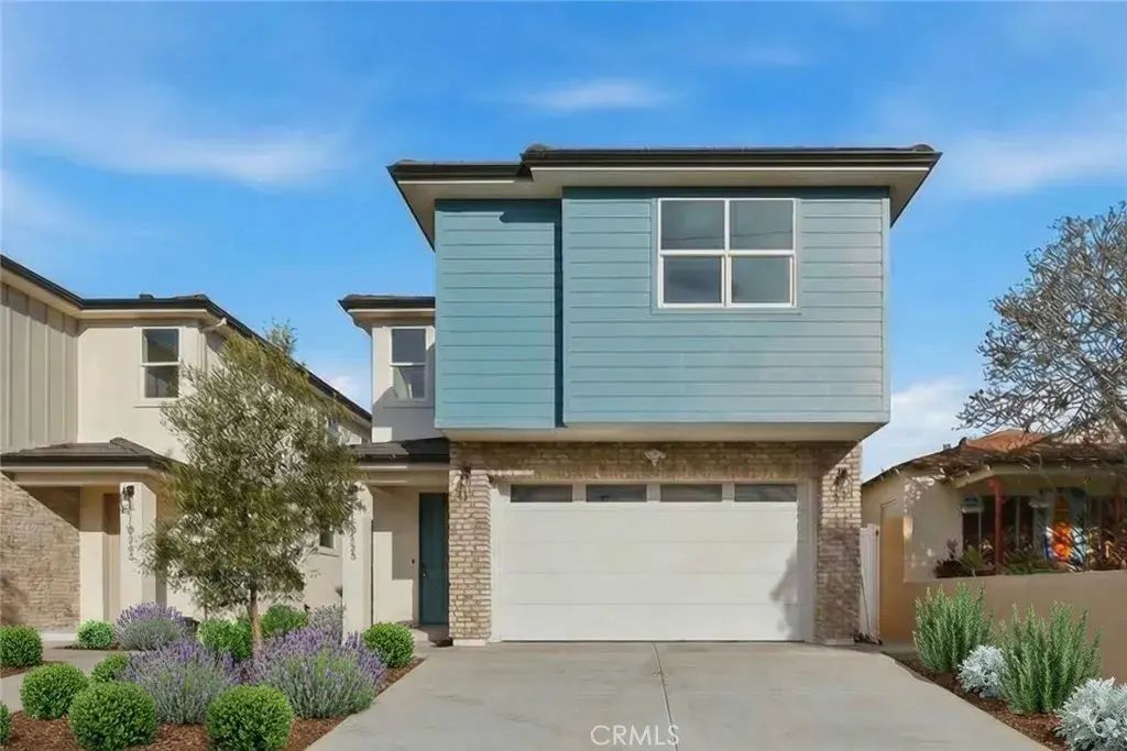 15538 Colorado Avenue, Paramount