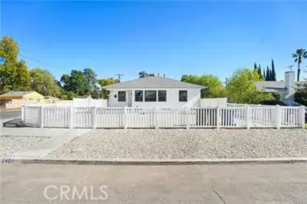 7454 Gaviota, Van Nuys