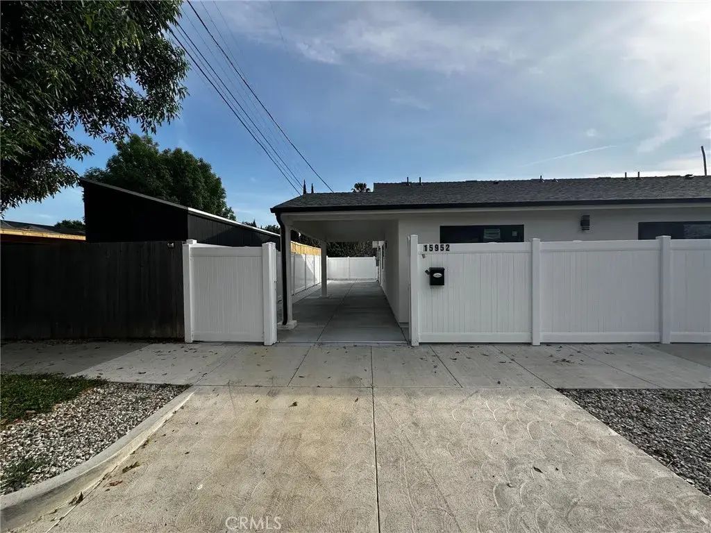 15952 Cohasset, Van Nuys