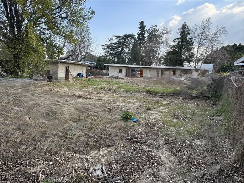 17545 Community Street, Northridge