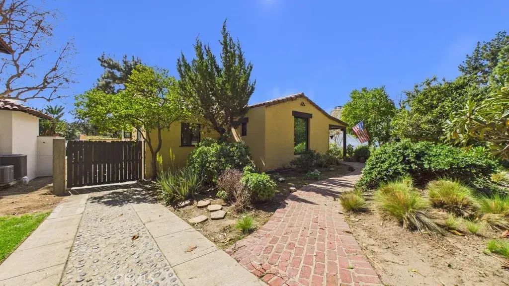 1430 E Mountain Street, Glendale