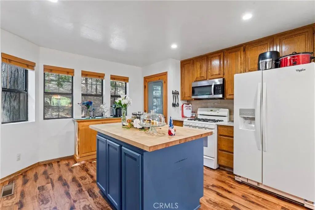 27528 Ashwood Lane, Lake Arrowhead