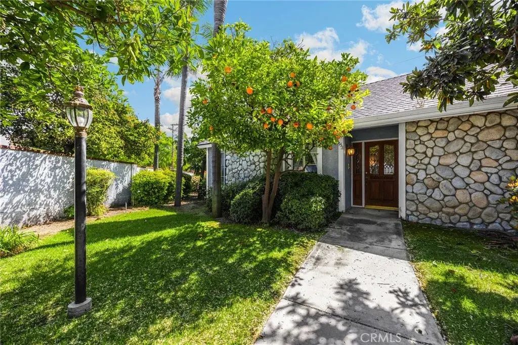 115 N Mountain A, Monrovia