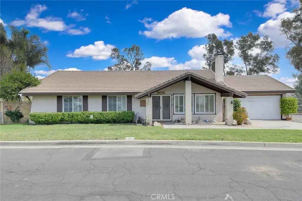 5970 Avenue Juan Bautista, Jurupa Valley