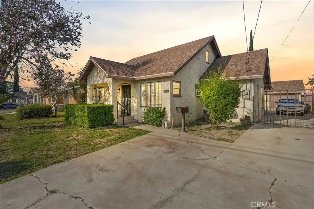 8440 Juniper Avenue, Fontana