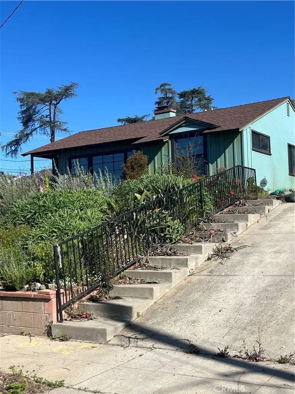 147 W Las Flores, Altadena