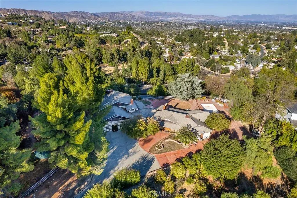 6006 Clear Valley Road, Hidden Hills