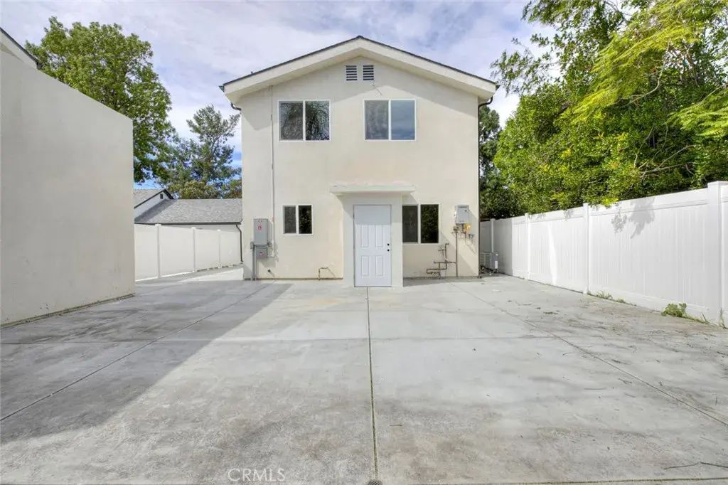 7300 N Firmament Avenue, Van Nuys