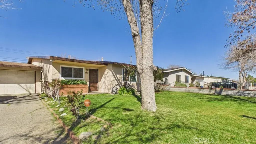 1529 E Avenue Q6, Palmdale