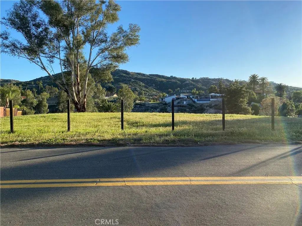 Crest, Hemet