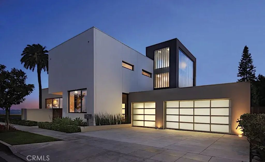 2767 E Ocean, Long Beach
