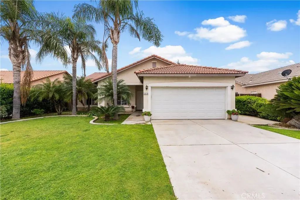 1213 E Bachelor, Bakersfield