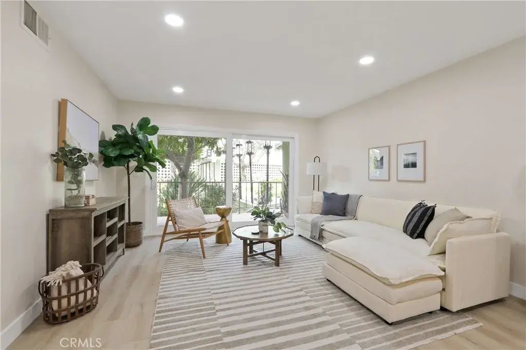 1301 S Atlantic 101, Monterey Park
