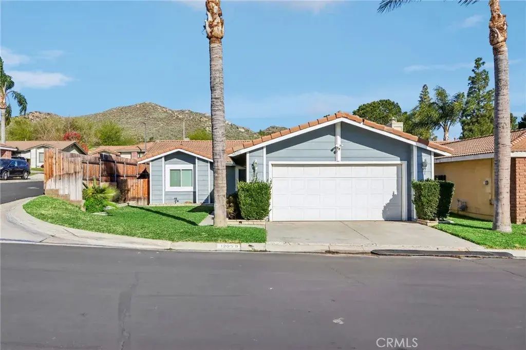 12059 Elk Boulevard, Riverside