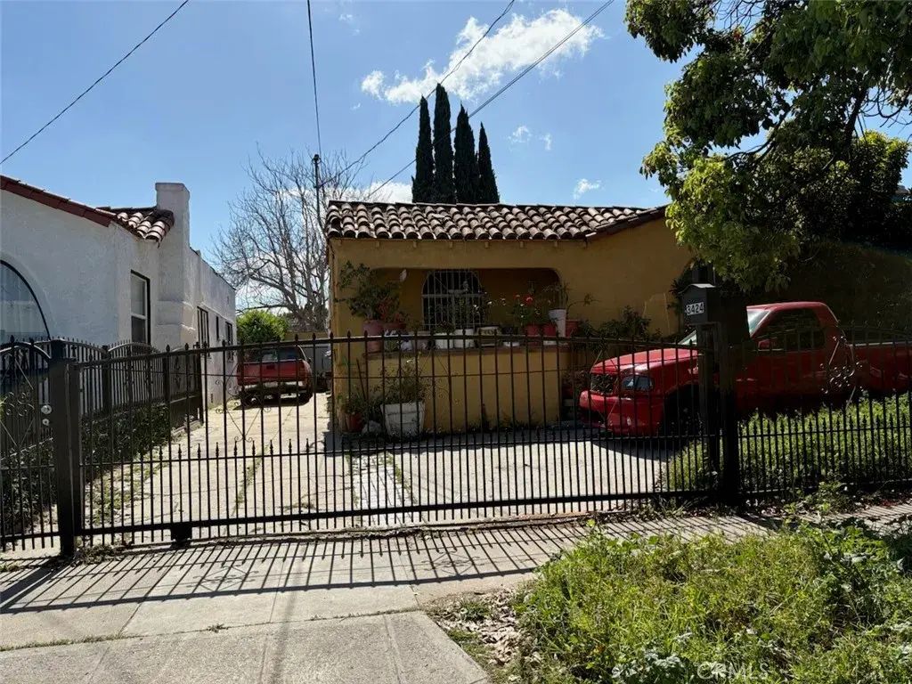 3424 W 71st, Los Angeles