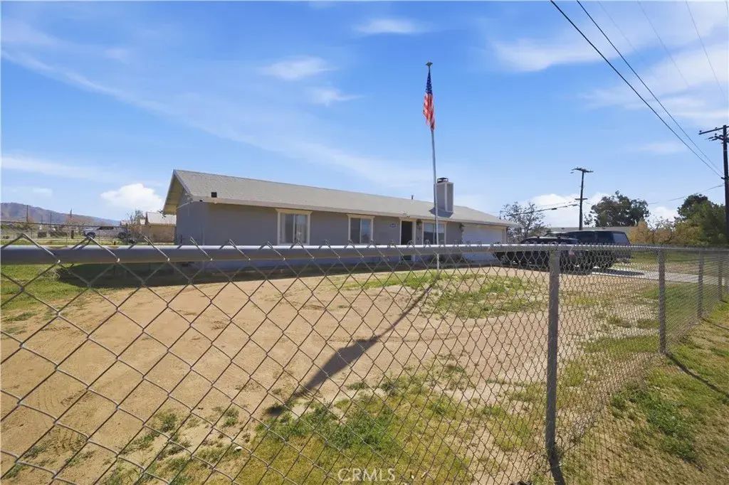 16485 Dale Evans, Apple Valley