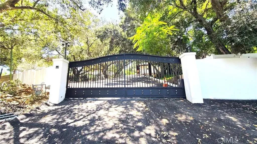 11825 West Trail, Sylmar