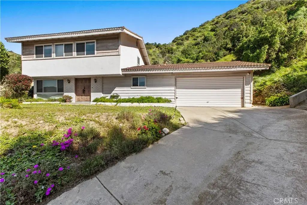 1666 Virden Drive, Glendale