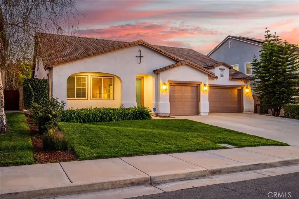 30193 Trois Valley Street, Murrieta