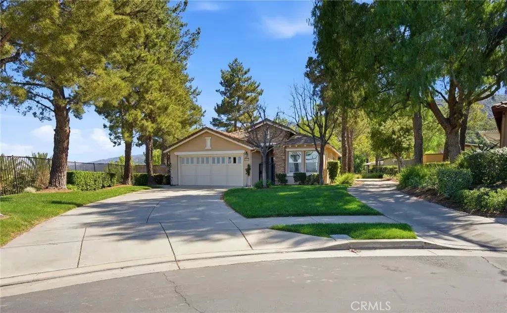 24409 Fawnskin, Corona