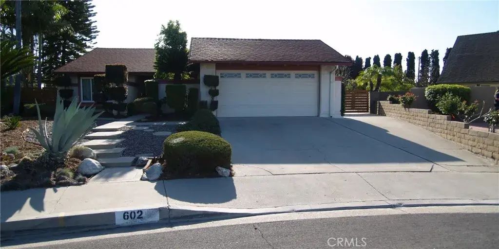 602 Lone Eagle, Walnut