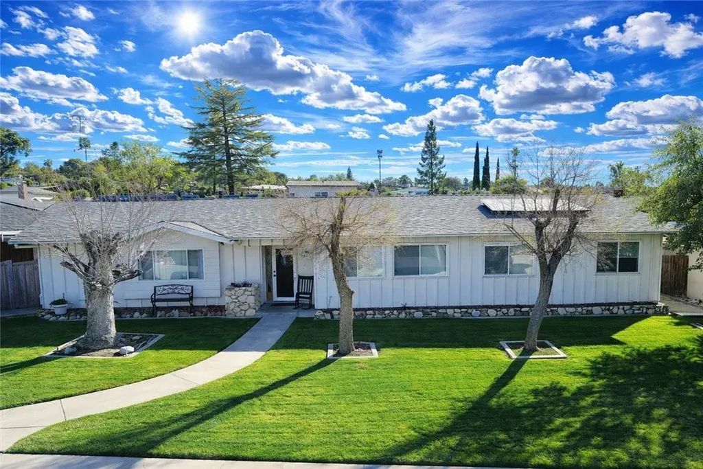 4001 Harvard, Bakersfield