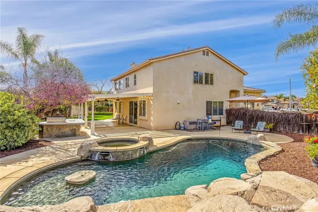 23401 Rouge River, Murrieta