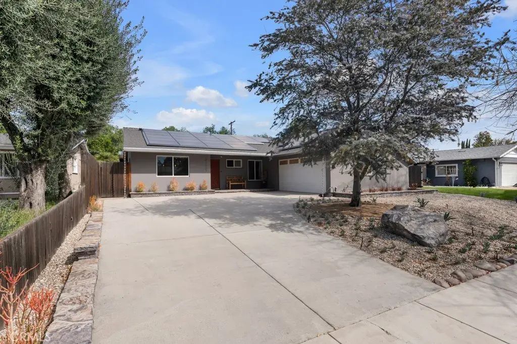 23807 Hartland Street, West Hills