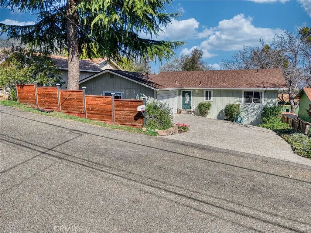 9290 Pawnee, Kelseyville