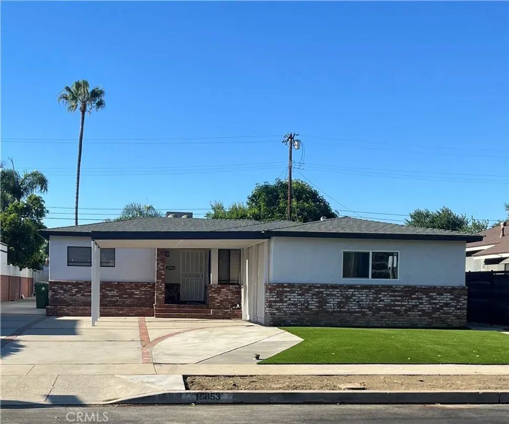 15853 Stare Street, North Hills