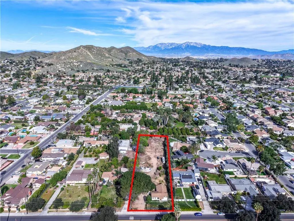 11257 Norwood Avenue, Riverside