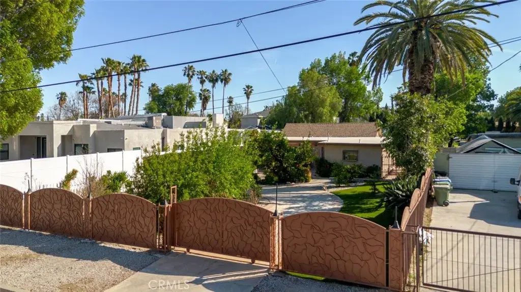 19026 Keswick, Reseda