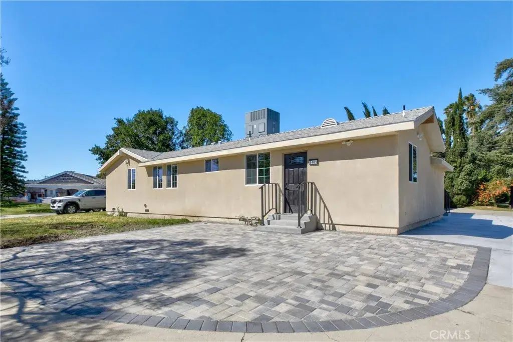 8401 Kester, Panorama City