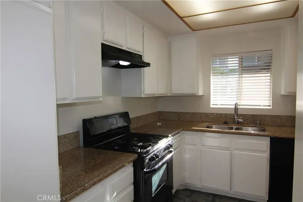 955 E 3rd 204, Long Beach