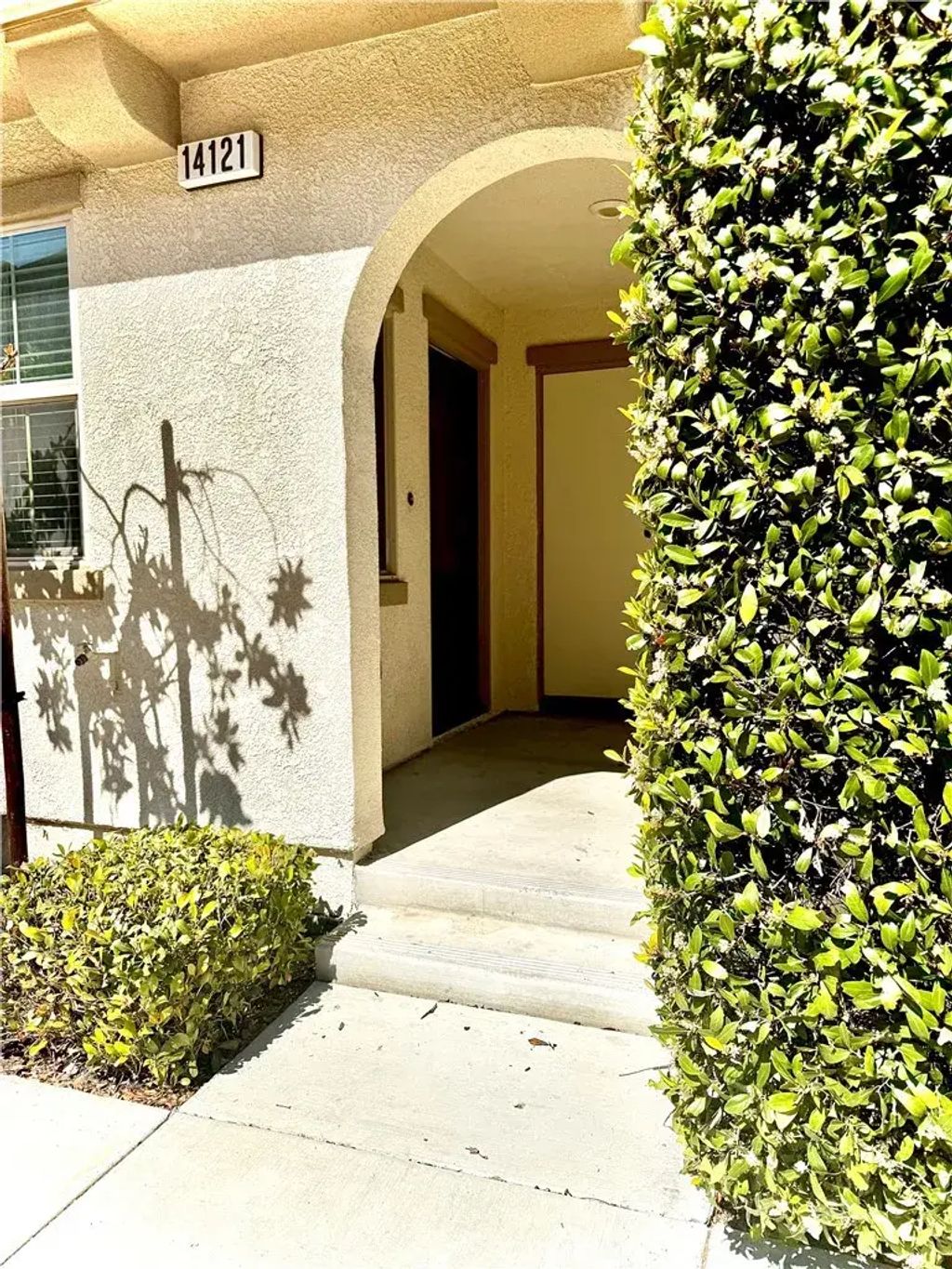 14121 W Oak Lane, Van Nuys