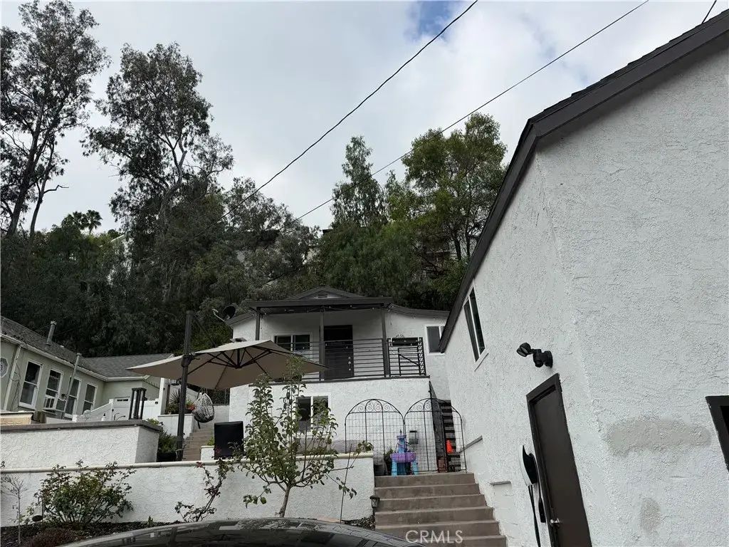 2371 Belleglade Avenue, Los Angeles