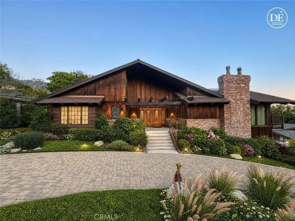 2030 Liliano, Sierra Madre