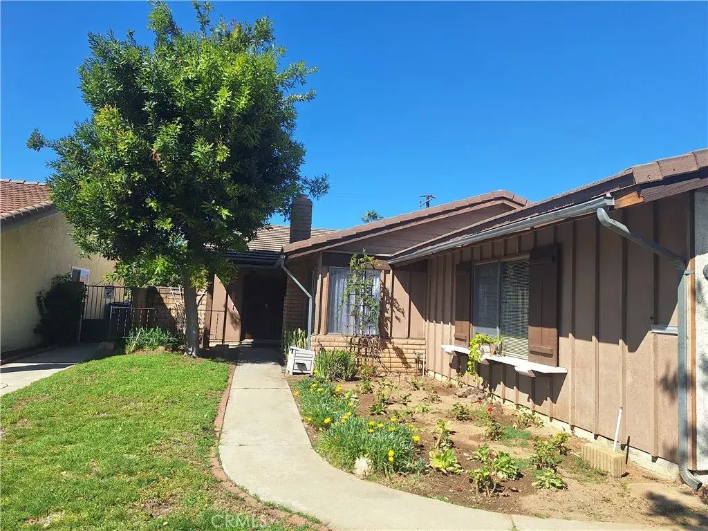 855 S Calvados, Covina