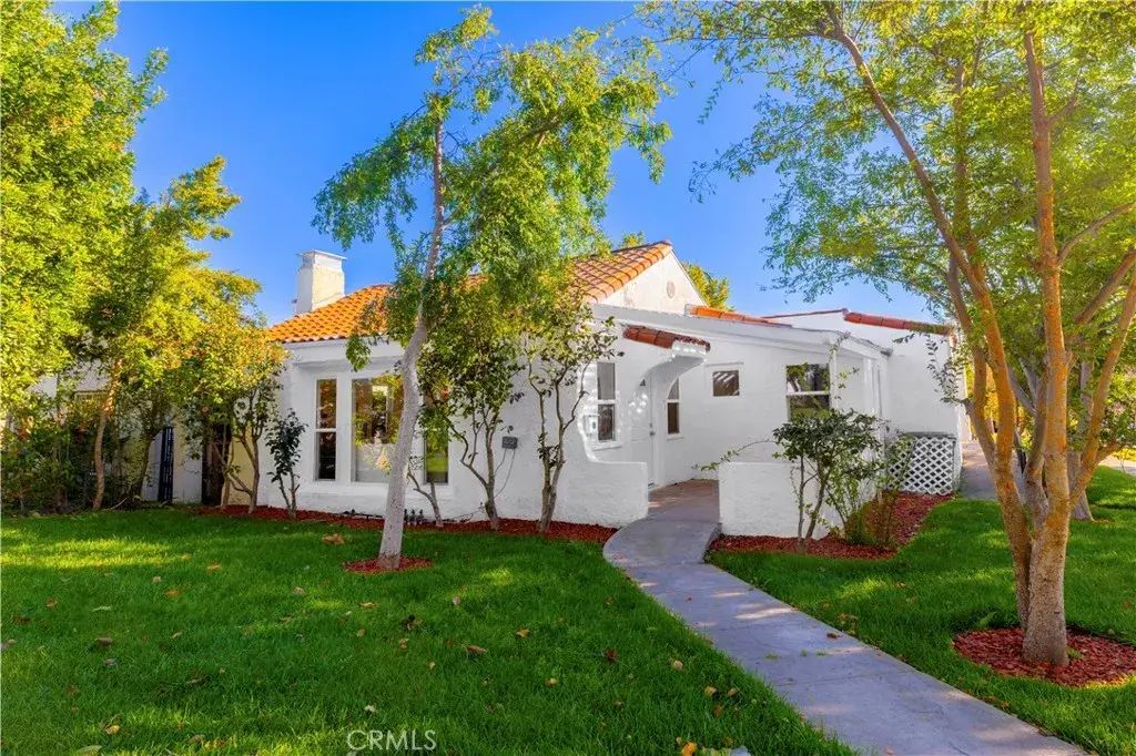 1028 Olmsted, Glendale