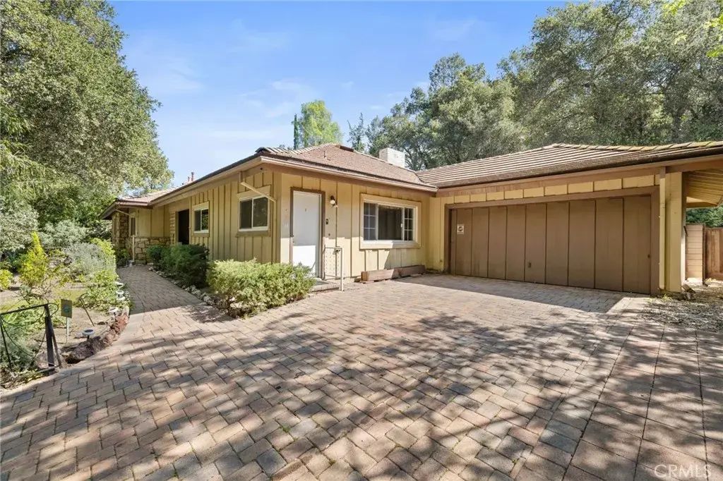 4312 Vanalden, Tarzana