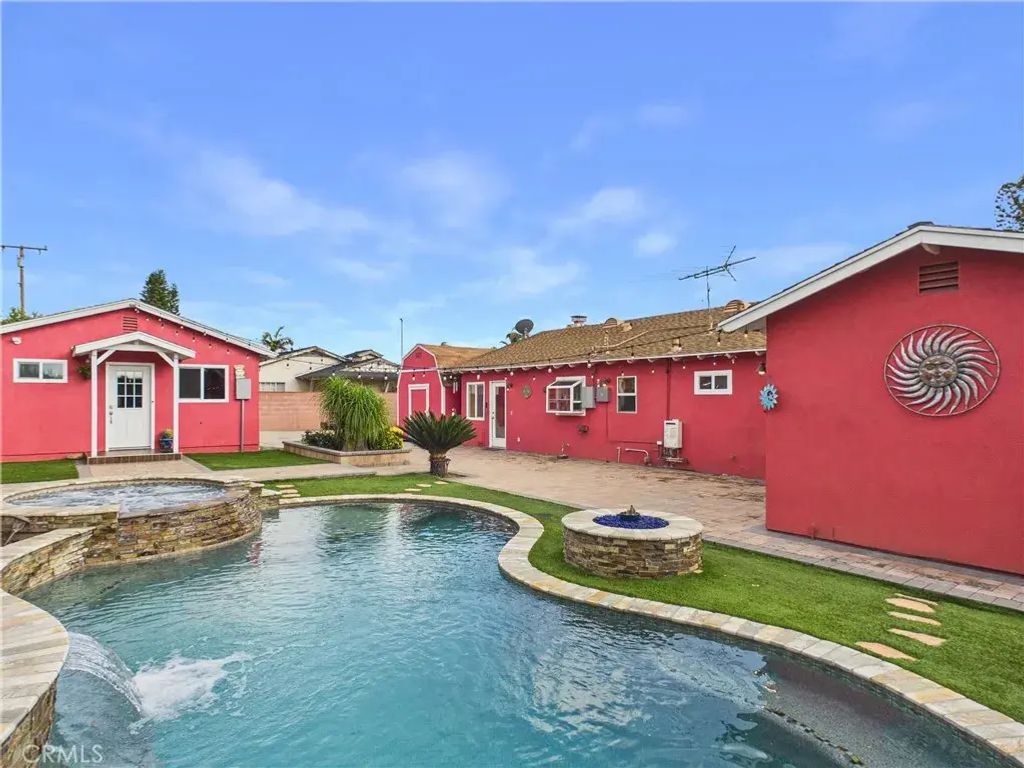 677 E Orangewood, Covina