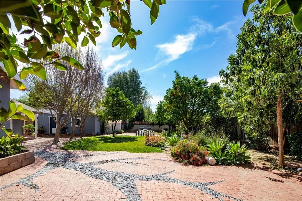 7447 Enfield, Reseda