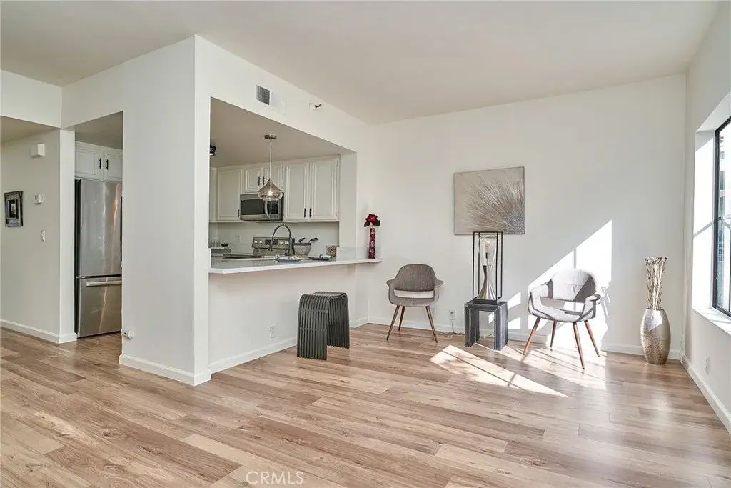 720 W 4th 305, Long Beach