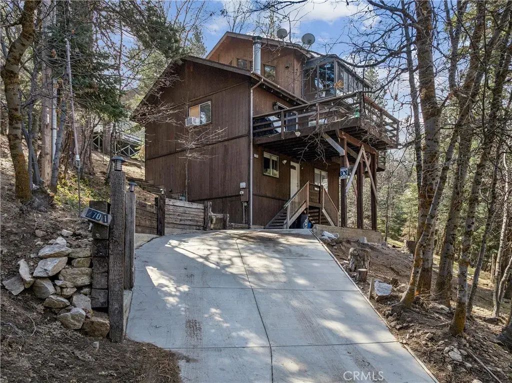 2701 Canon Way, Running Springs