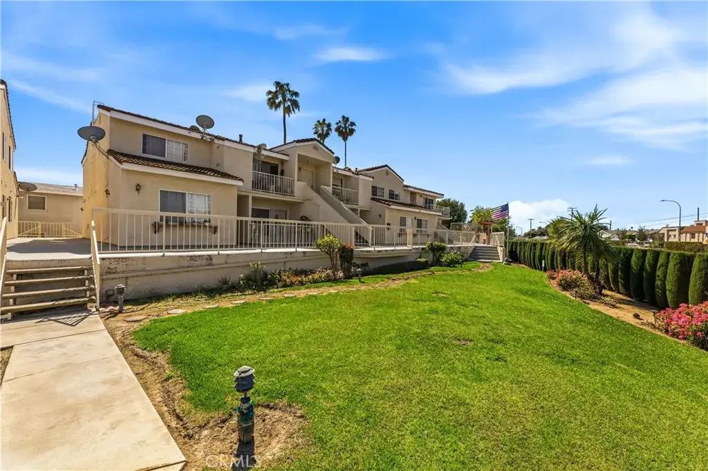 598 S 2nd D, Alhambra