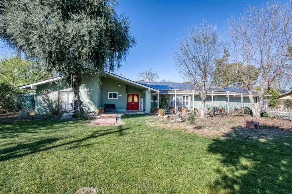 6732 E Harvey, Fresno