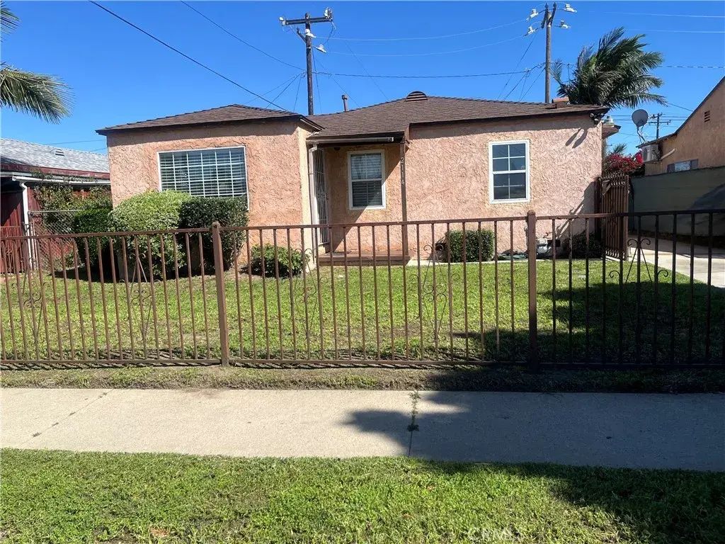 2114 N Bahama Avenue, Los Angeles