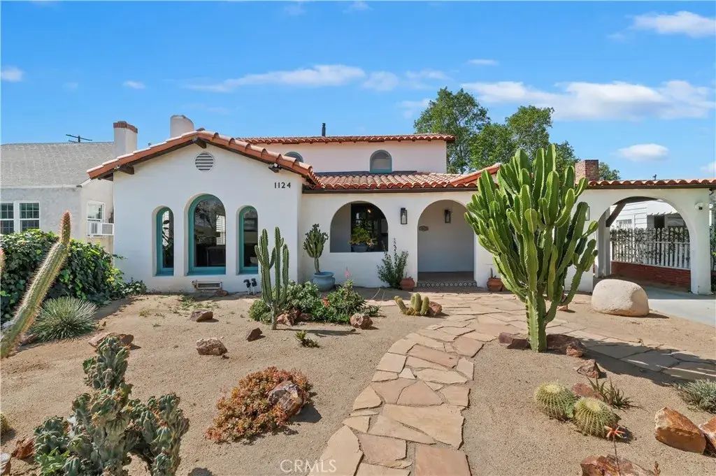 1124 S Vicentia, Corona
