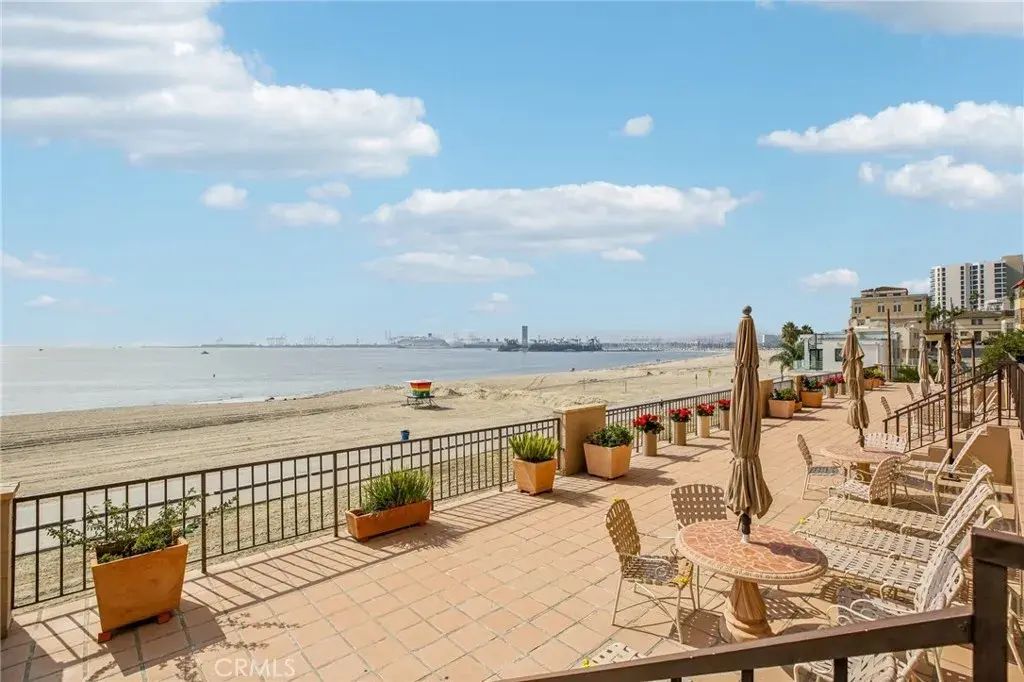 1750 E Ocean Boulevard 102, Long Beach