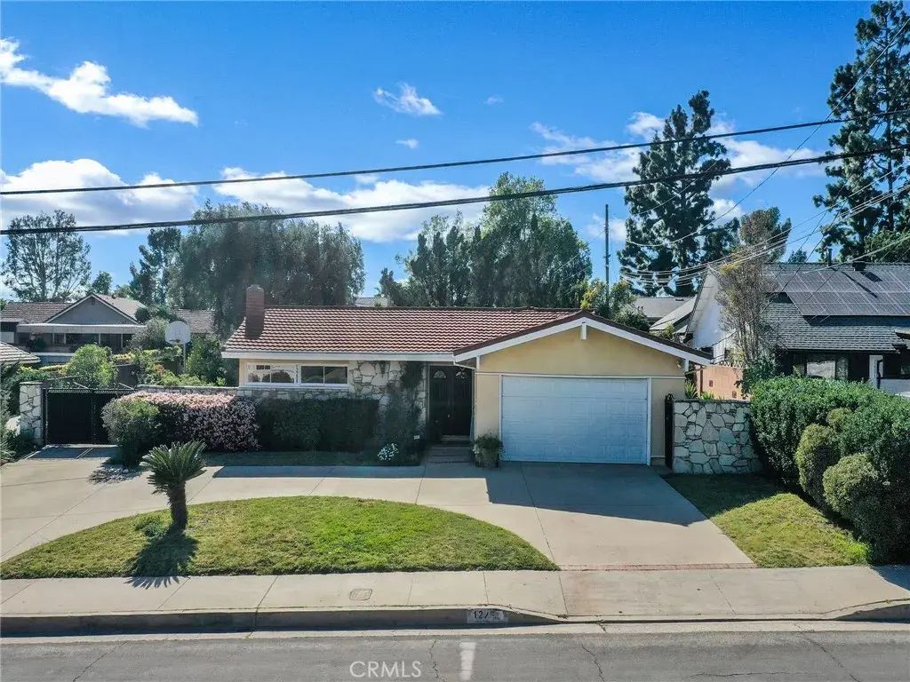 12289 Woodley, Granada Hills